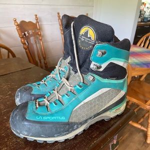 La sportiva trango womens mountaineering boots. Size 41.